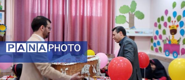 جشن شکوفه ها در دبستان شهید رضا نایب ناحیه۴ مشهد