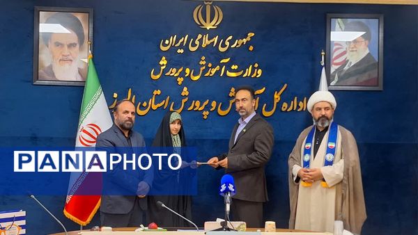 نشست دانش‌آموز خبرنگاران پانا استان البرز با مدیرکل آموزش‌وپرورش به مناسبت روز خبرنگار