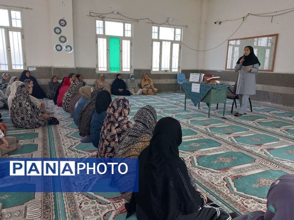 گفت‌وگوی کارشناس آسیب‌شناسی با والدین هنرستان زهرای مرضیه بندرعباس 