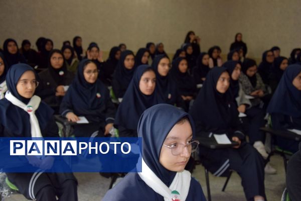 آیین متمرکز استانی انتخابات شورای دانش‌آموزی در دبیرستان شاهد شهید کلانتری ناحیه 1 کرج 