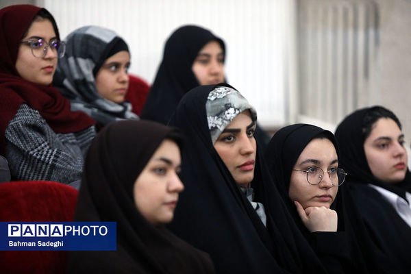 اختتامیه اولین دوره توانمندسازی دبیران و اعضای کانون‌های هنرهای نمایشی دانشگاه فرهنگیان 