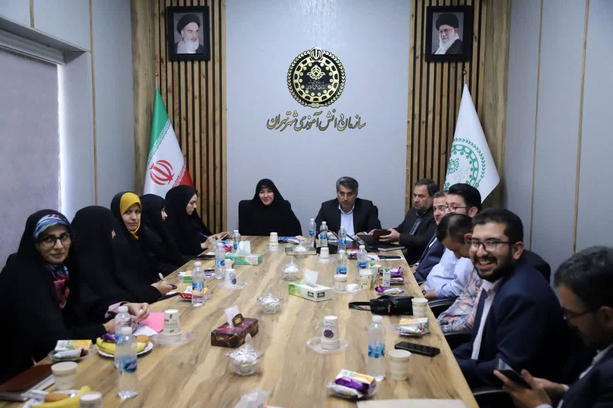 مدرسه کانون تعمیق باورهای دینی و ارزشهای ملی