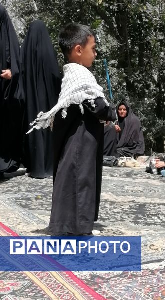 بازماندگان اربعین شهر نسر با راهپیمایی باشکوه یاد شهدای کربلا را گرامی داشتند