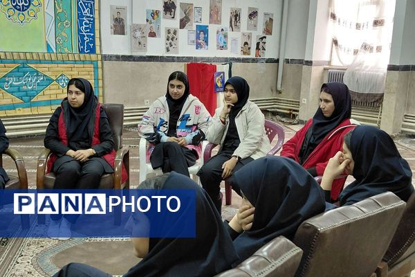 فیروزکوه؛ میزبان نماز جماعت و گفتمان‌های دینی در محیط مدرسه