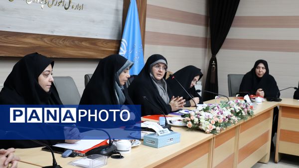 رویداد الگوسازی از زنان موفق و فعال در گفتمان الگوی سوم زن مسلمان