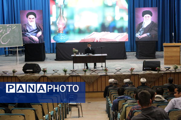 مراسم تقدیر از نخبه قرآنی دانشگاه فرهنگیان یزد 
