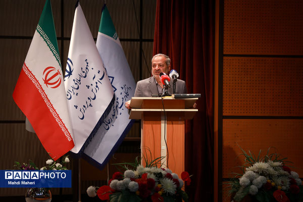آیین استقبال از نو دانشجو معلمان دانشگاه تربیت دبیر شهید رجایی