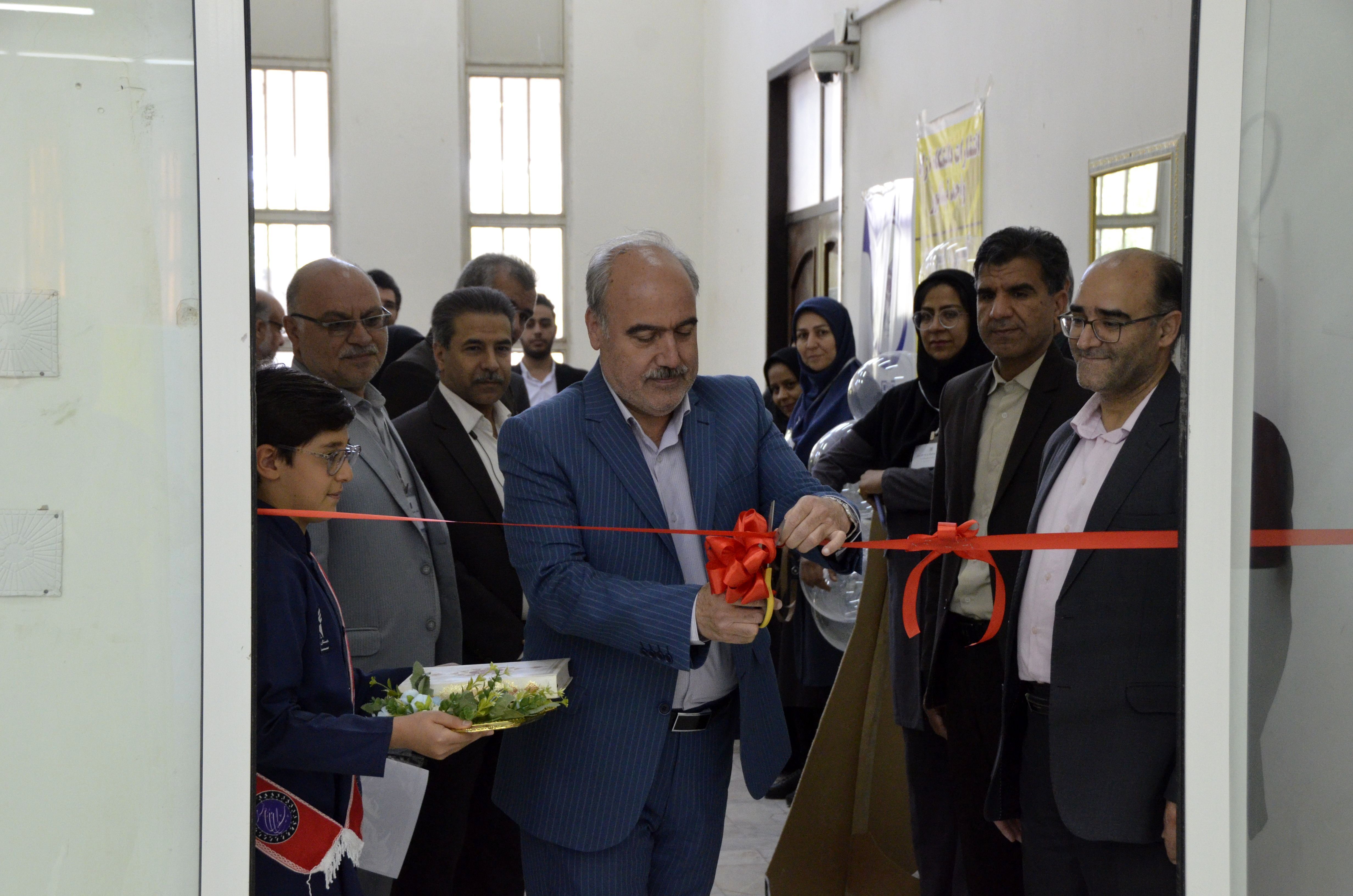 افتتاح نمایشگاه پژوهش های دانش آموزی در چارچوب جشنواره جابر بن حیان 