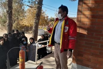 مانور زلزله و آموزش اطفای حریق و ایمنی در مدرسه مادر مهربان خلیل آباد