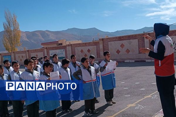 مانور زلزله و ایمنی در مدارس فیروزکوه