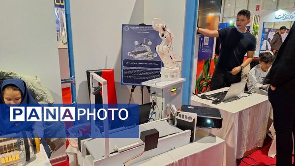 غرفه رباتیک و هوش مصنوعی ناحیه ۶ 