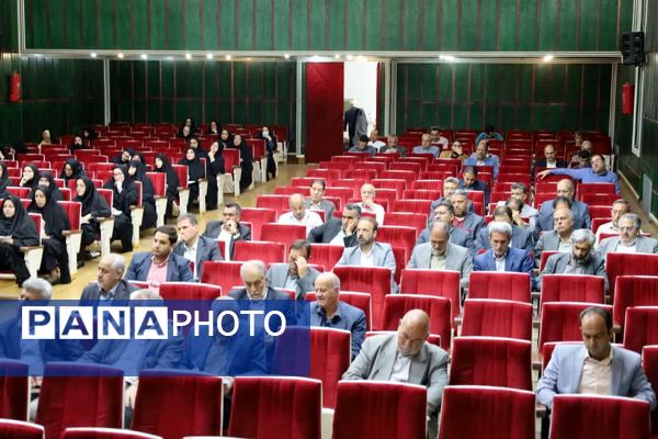 دیدار مدیرکل مدارس غیر دولتی وزارت آموزش و پرورش با مسئولان مدارس غیر دولتی استان یزد
