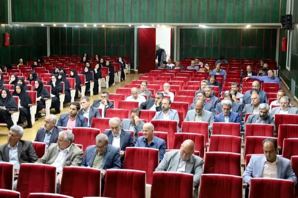 دیدار مدیرکل مدارس غیر دولتی وزارت آموزش و پرورش با مسئولان مدارس غیر دولتی استان یزد