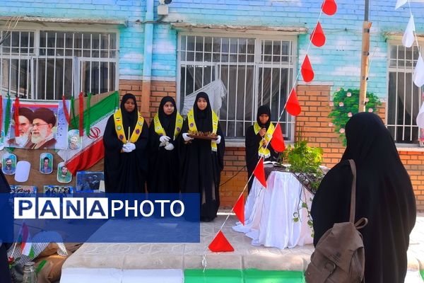 جشن جوانه‌ها در دبیرستان هیأت‌امنایی پژمان‌بختیاری مشهد