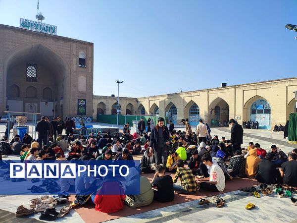 سه روز بندگی  در مسجد جامع نیشابور
