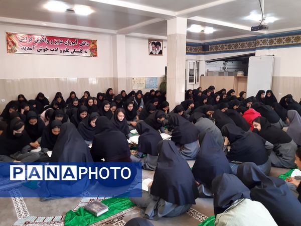 برگزاری محفل انس با قرآن در دبیرستان نور اردبیل