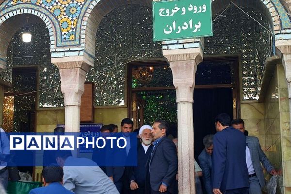 حضور مسئولان کشوری و استانی در کنار آحاد مردم شهیدپرور ناحیه 2 شهرری پای صندوق‌های رای 