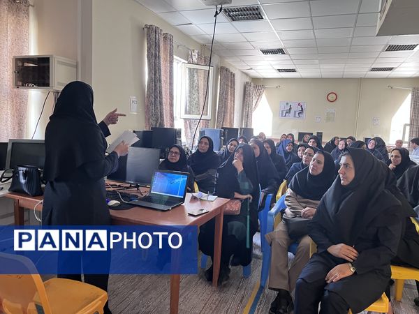 برگزاری روز دوم کارگاه توانا با حضور جمعی از مدیران و معلمان در سملقان