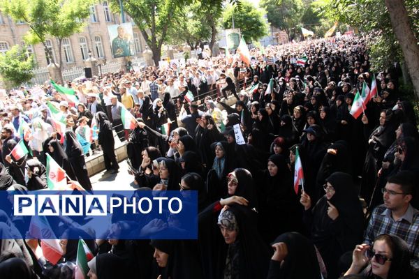 خروشی بی‌نظیر مردم تبریز در کف میدان