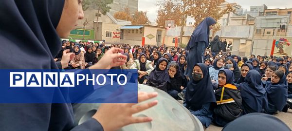 جشنواره کیک و دسر در دبیرستان کوثر فرهنگیان 