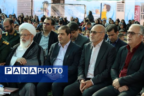 نواخته شدن زنگ شکوفه‌ها در دبستان محمد مهدی صالحی یزد