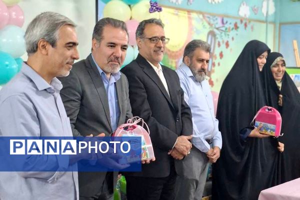 برگزاری جشن غنچه ها در مجتمع آموزشی میرداماد با حضور مدیر آموزش و پرورش ناحیه دو شهرری 