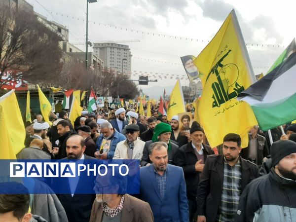 مراسم تشییع نمادین پیکر شهدای مقاومت در مشهد