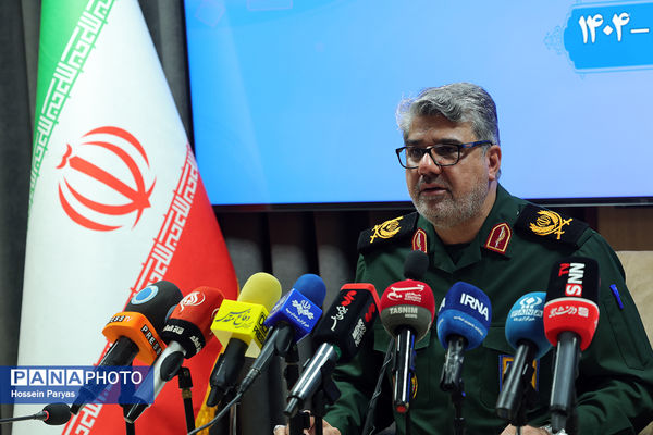 نشست خبری سردار سرتیپ دوم پاسدار هادی ملانوری، فرمانده سپاه حفاظت هواپیمایی