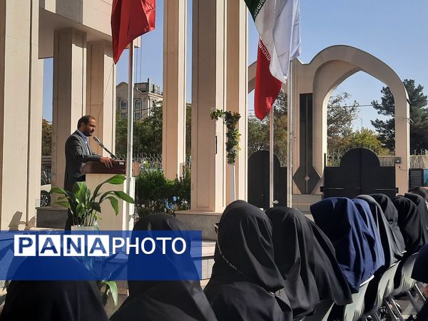 مراسم باشکوه زنگ ایثار و مقاومت در دبیرستان مصلی نژاد حضرت ام البنین
