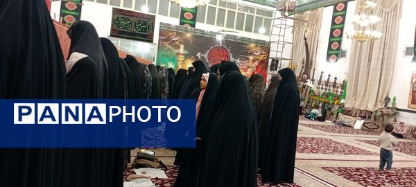 نماز جماعت در شب میلاد حضرت علی(ع) در خلیل آباد