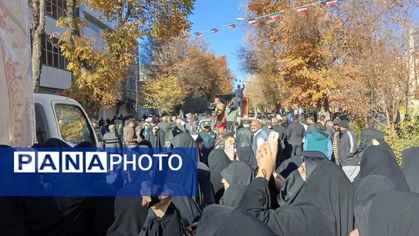 تشییع پیکرشهداى گمنام در شهرکرد 