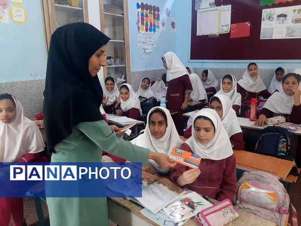 جشن روز دختر در دبستان دخترانه شهید علی‌رضایی