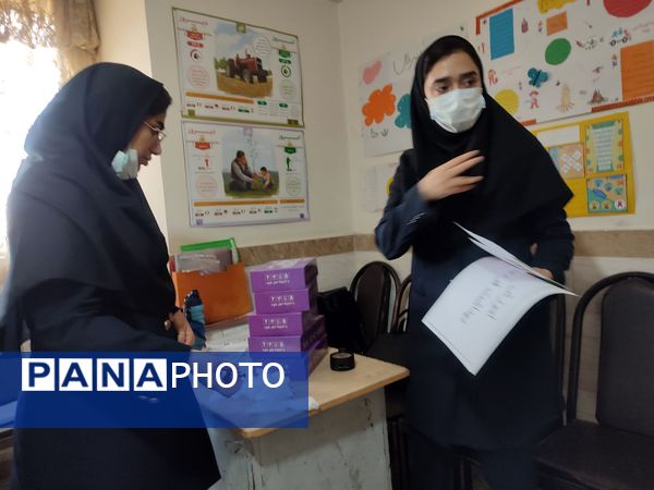 اجرای طرح سلامت دهان و دندان و فلوراید تراپی در مدرسه مریم بهارستان دو 