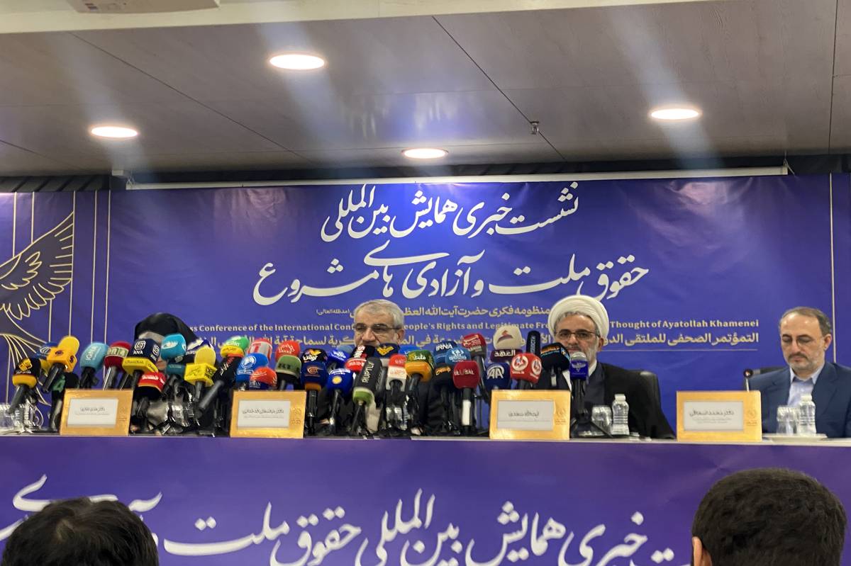 آزادی و حقوق ملت در اندیشه رهبری مبنای نظری و اجرایی دارد