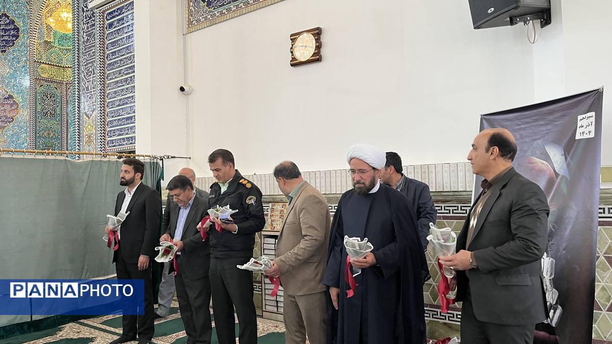 تکریم مادران و همسران شهدا و تجلیل از برگزیدگان مسابقات در نماز جمعه اشکذر 