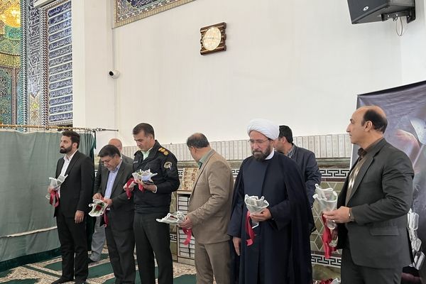 تکریم مادران و همسران شهدا و تجلیل از برگزیدگان مسابقات در نماز جمعه اشکذر 