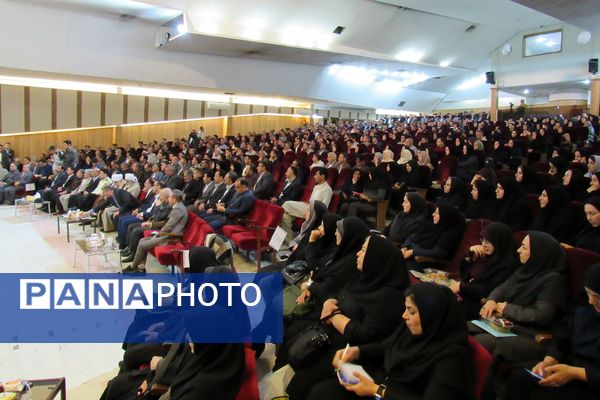 برگزاری آیین تجلیل از معلمان نمونه استان کردستان