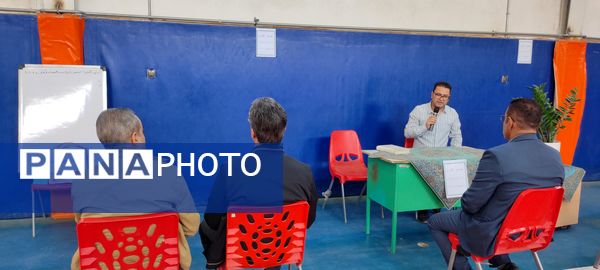 انتخابات انجمن اولیای و مربیان در مدرسه شهدای فرهنگی شهرستان شیروان