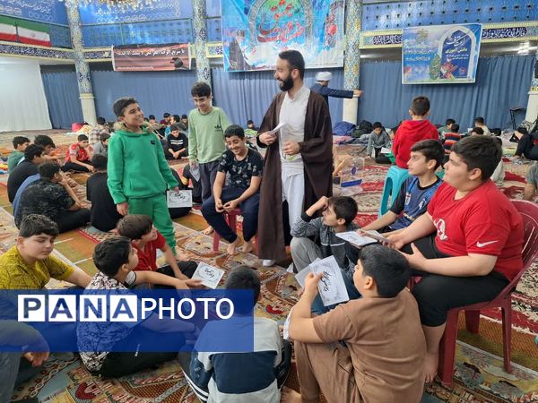 اعتکاف دانش‌آموزی در مسجد جامع قائمشهر