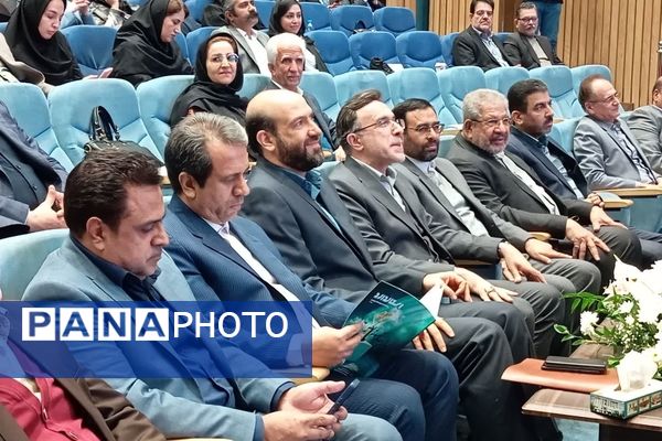 آیین تجلیل از واحدهای نمونه استاندارد و سفیران دانش‌آموزی استاندارد