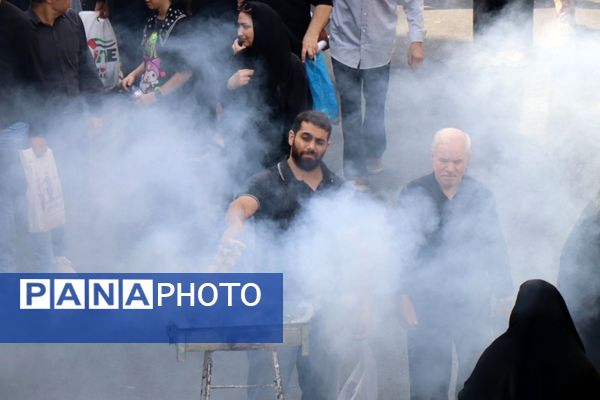 پای‌برهنه،در مسیر عشق