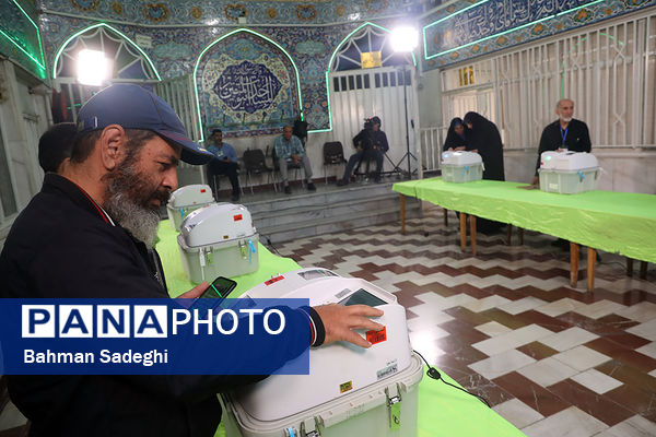 مرحله دوم انتخابات مجلس دوازدهم شورای اسلامی در مسجدالنبی میدان نبوت