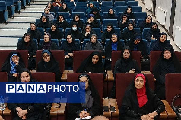  کارگاه آموزشی نحوه تعامل با دانش‌آموزان و بازی‌های گروهی در باقرشهر 