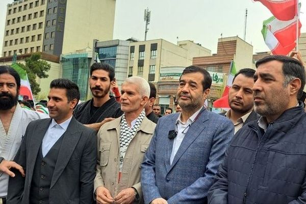 حضور باشکوه مردم در راهپیمایی نشانه پایبندی به آرمان‌های انقلاب است