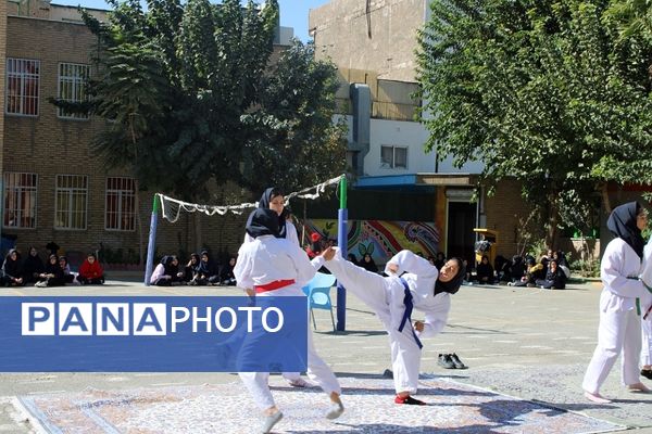 برگزاری جشنواره ورزشی در مدرسه شهید غیوری ناحیه یک شهرری