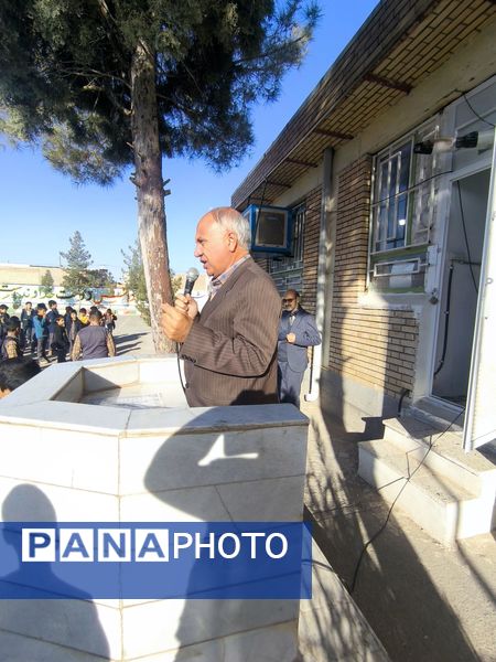 تجلیل از خبرنگار ارشد دبستان شهید پسندیده فدافن