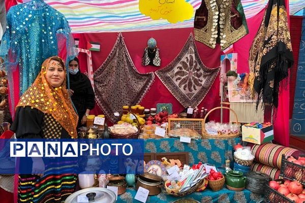 برگزاری بازارچه همدلی با کودکان غزه در دبستان آزاده ناحیه دو شهرری 