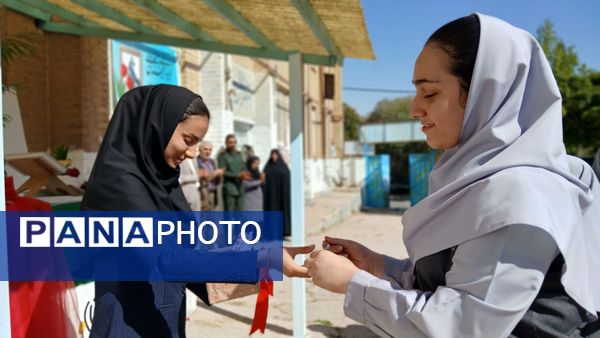 ویژه برنامه هفته آتش‌نشانی؛در دبیرستان اندیشه نفیس فیروزکوه
