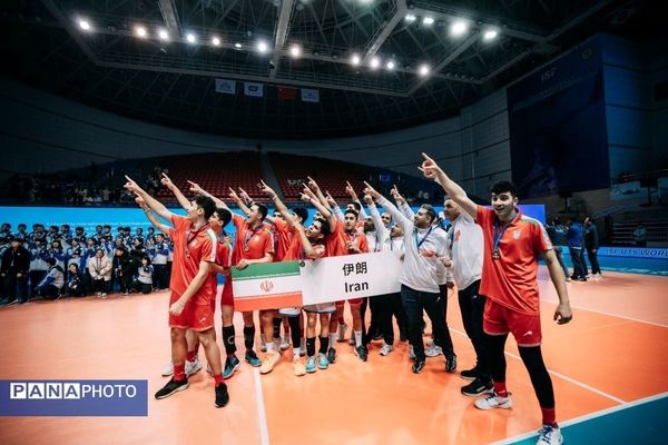 کسب مقام «قهرمانی»، نتیجه سخت‌کوشی، ایمان و همت والای دانش‌آموزان است