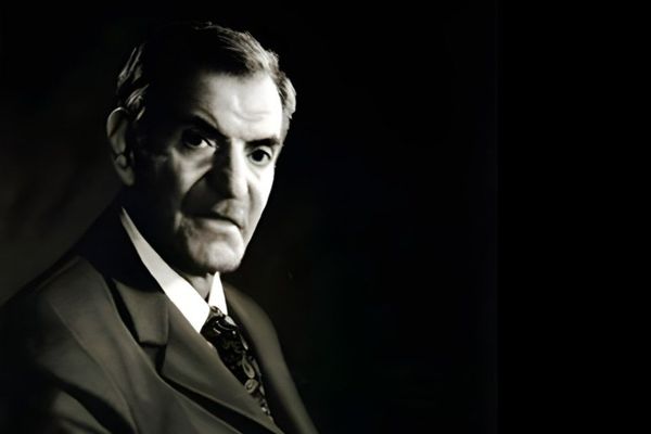 شاعری که شاعر کلمات نبود